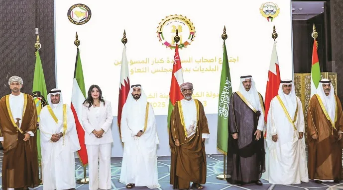 مدير بلدية الدوحة يشارك في اجتماع كبار المسؤولين بالبلديات في الكويت مدير بلدية الدوحة يشارك في اجتماع كبار المسؤولين بالبلديات في الكويت