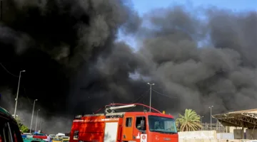 حريق ضخم يdevour مستودعات للمواد البنائية والكهربائية في الكرادة