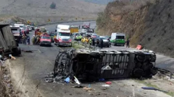 وفاة 21 شخصًا في حادث سير مروع في المكسيك