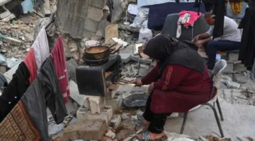 من الكارثة إلى الإبادة: مسنّة فلسطينية تستعرض ذكريات سبعين عامًا من المعاناة