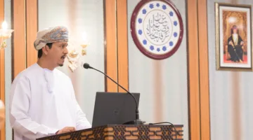الإسكان والتخطيط العمراني تستعرض فرص الاستثمار في مجال العقارات بمحافظة ظفار
