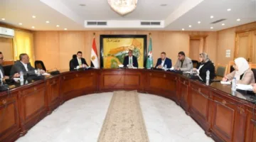 محافظ الفيوم يراقب تطورات ملفات التصالح واستعادة أراضي الدولة