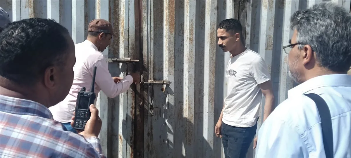 إغلاق منشأة غير قانونية لإعادة تدوير الزيوت المستعملة في أوسيم بمحافظة الجيزة