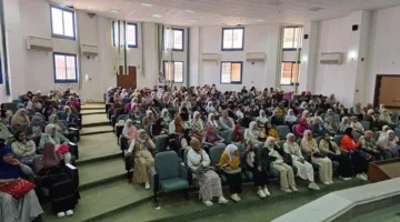 مديرة تعليم مطروح تراقب المراجعة النهائية لطلاب الشهادة الإعدادية لتوضيح نمط أسئلة البوكليت