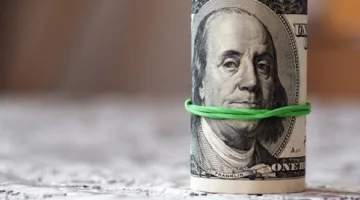 سعر الدولار أمام الجنيه اليوم الجمعة 23 مايو 2025 عقب قرار البنك المركزي.