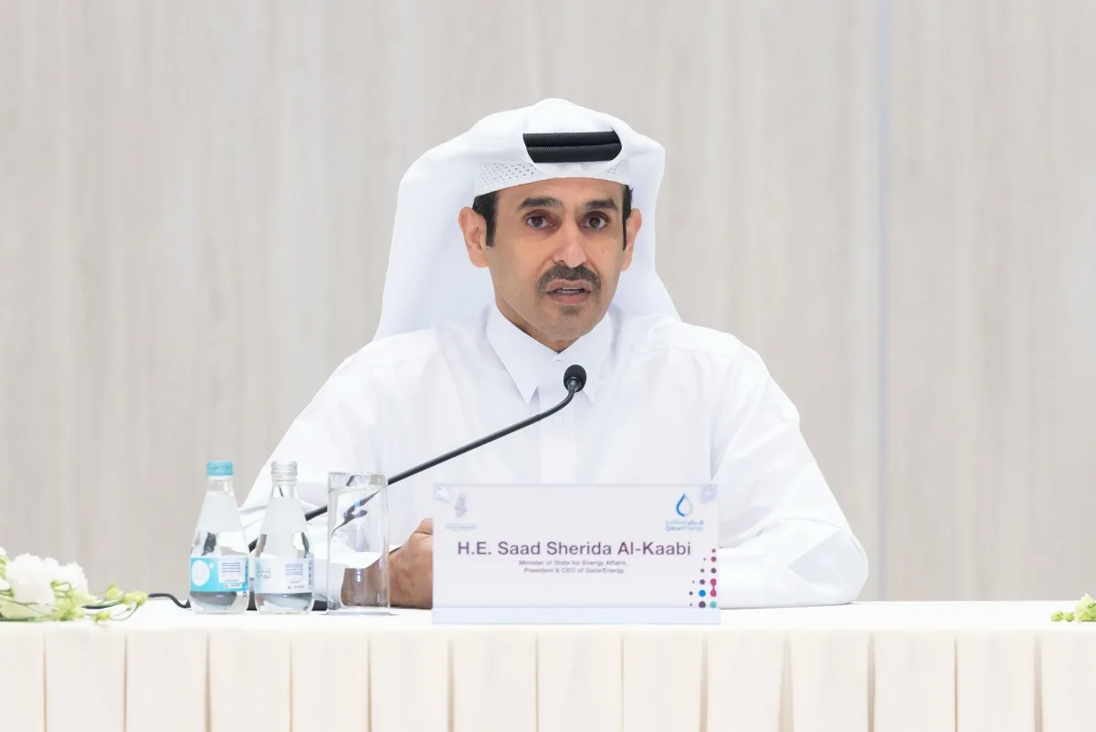 وزير الدولة لشؤون الطاقة يعلن أن التقطير يعد هدفاً استراتيجياً أساسياً لقطاع الطاقة في قطر. وزير الدولة لشؤون الطاقة يعلن أن التقطير يعد هدفاً استراتيجياً أساسياً لقطاع الطاقة في قطر.