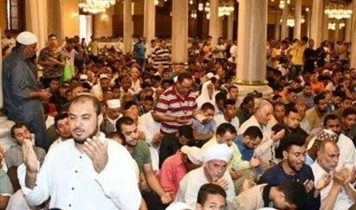 «أفضل الخيارات الوسطية».. الأوقاف تختار موضوع خطبة الجمعة 16 مايو «أفضل الخيارات الوسطية».. الأوقاف تختار موضوع خطبة الجمعة 16 مايو