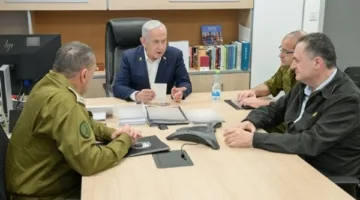 نتنياهو يجري اجتماعات أمنية لبحث إمكانية وقف إطلاق النار في غزة