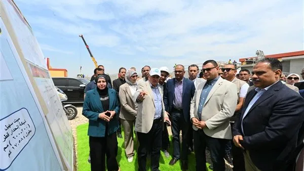 وزير الإسكان ومحافظ الشرقية يزوران مشروع الصرف الصحي في سنهوا، منيا القمح، في إطار مبادرة حياة كريمة. وزير الإسكان ومحافظ الشرقية يزوران مشروع الصرف الصحي في سنهوا، منيا القمح، في إطار مبادرة حياة كريمة.