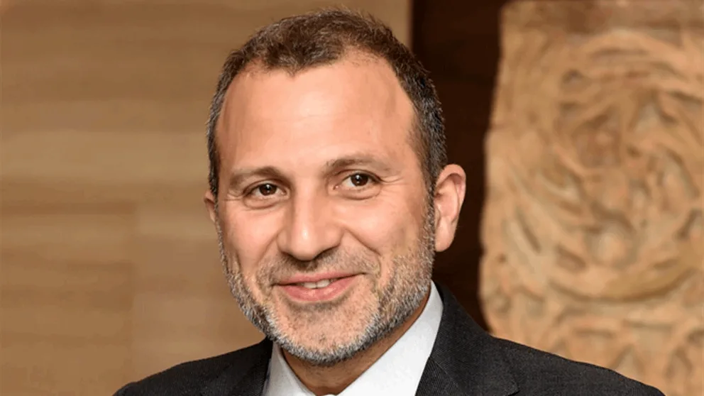 “تحمل كلفة أزماتها”: جبران يؤكد حق لبنان في الاستفادة من تحسن الأوضاع في سوريا (فيديو) “تحمل كلفة أزماتها”: جبران يؤكد حق لبنان في الاستفادة من تحسن الأوضاع في سوريا (فيديو)