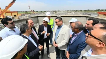 وزير الإسكان ومحافظ الشرقية يجريان جولة تفقدية لمشروع الصرف الصحي في “سنهوا” بمنيا القمح
