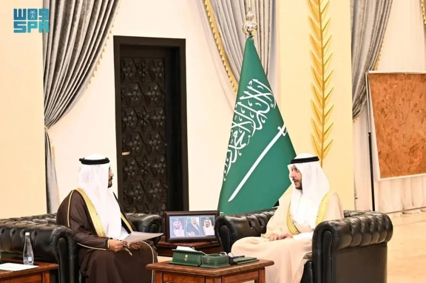 محافظ الطائف يلتقي مدير فرع هيئة التراث في المحافظة محافظ الطائف يلتقي مدير فرع هيئة التراث في المحافظة