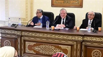 الحكومة تعلن أمام البرلمان: «4 جنيهات شهريًا حافزًا للشباب مقابل الخدمة العامة»