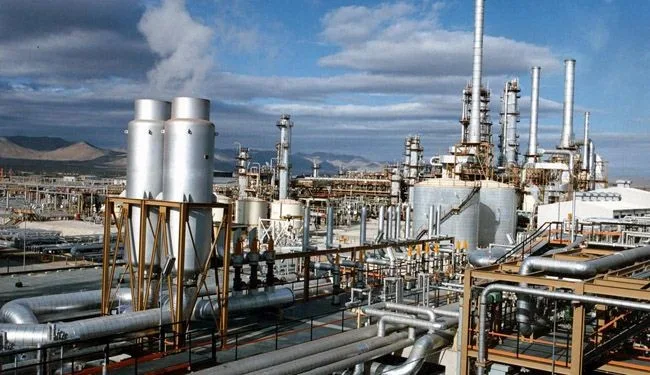 100 ألف مصنع بحلول 2030: خطة طموحة لمصر لبناء قاعدة صناعية قوية 100 ألف مصنع بحلول 2030: خطة طموحة لمصر لبناء قاعدة صناعية قوية