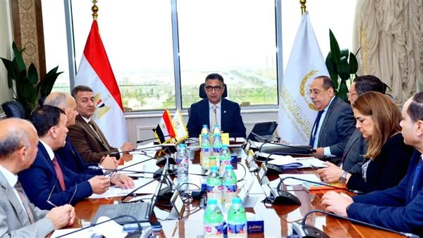 وزير التموين يؤكد على أهمية الالتزام بمعايير الجودة ويدعو للإسراع في تحديث فروع المجمعات الاستهلاكية.