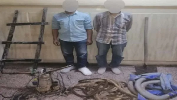 شرطة القاهرة ت apprehend a gang excavating artifacts within a building in Bab Al-Shariya. شرطة القاهرة ت apprehend a gang excavating artifacts within a building in Bab Al-Shariya.