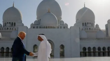 ترامب يتفقد جامع الشيخ زايد في أبوظبي مع الشيخ خالد بن محمد بن زايد