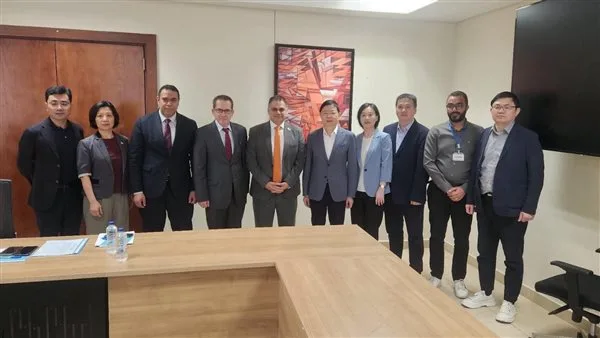 أحمد يوسف يجتمع برئيس اللجنة الدائمة لمجلس الشعب في منطقة جينغان بشنغهاي أحمد يوسف يجتمع برئيس اللجنة الدائمة لمجلس الشعب في منطقة جينغان بشنغهاي