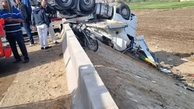 مصرع 4 أفراد و11 مصاباً في حادث تصادم ميكروباص بعمود على الطريق الأوسطي: جميع التفاصيل. مصرع 4 أفراد و11 مصاباً في حادث تصادم ميكروباص بعمود على الطريق الأوسطي: جميع التفاصيل.