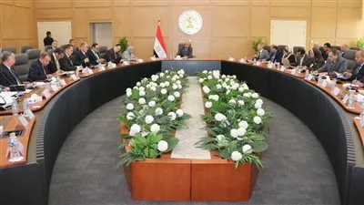 خلفيات اجتماع وزير الكهرباء مع قادة شركات الإنتاج والنقل والتوزيع لموسم الصيف خلفيات اجتماع وزير الكهرباء مع قادة شركات الإنتاج والنقل والتوزيع لموسم الصيف