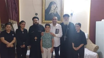 وكيل اللجنة الدينية في مجلس الشيوخ يقدم فرصة عمل ومنحة تعليمية لأبناء السيدة التي تعرضت للعنف الأسري في بني سويف.