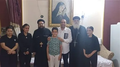 وكيل اللجنة الدينية في مجلس الشيوخ يقدم فرصة عمل ومنحة تعليمية لأبناء السيدة التي تعرضت للعنف الأسري في بني سويف. وكيل اللجنة الدينية في مجلس الشيوخ يقدم فرصة عمل ومنحة تعليمية لأبناء السيدة التي تعرضت للعنف الأسري في بني سويف.