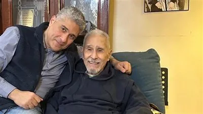 بعد أن انتشرت شائعات حول وفاته وتوقيف راتبه.. الفنان عبد الرحمن أبو زهرة يظهر مجددًا | صور بعد أن انتشرت شائعات حول وفاته وتوقيف راتبه.. الفنان عبد الرحمن أبو زهرة يظهر مجددًا | صور