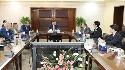 وزير الزراعة يناقش استثمار الشركات الكورية الرائدة في إنتاج لقاحات الدواجن وزير الزراعة يناقش استثمار الشركات الكورية الرائدة في إنتاج لقاحات الدواجن
