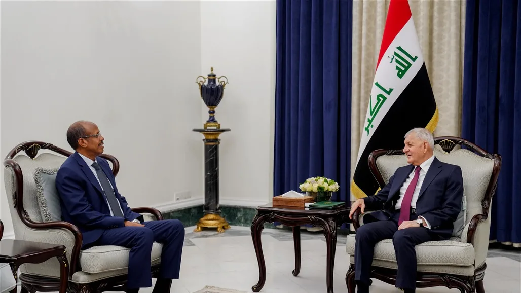 رئيس الجمهورية يلتقي برئيس مفوضية الاتحاد الأفريقي: قمة بغداد فرصة لتعزيز التعاون رئيس الجمهورية يلتقي برئيس مفوضية الاتحاد الأفريقي: قمة بغداد فرصة لتعزيز التعاون