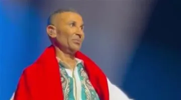 أحمد سعد يرفع علم مصر خلال حفله في أستراليا: مصر دائماً في قلوبنا والعرب هم أصدقاؤنا.