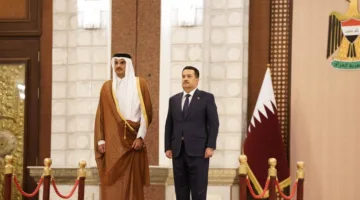أمير قطر يصل إلى بغداد لحضور القمة العربية