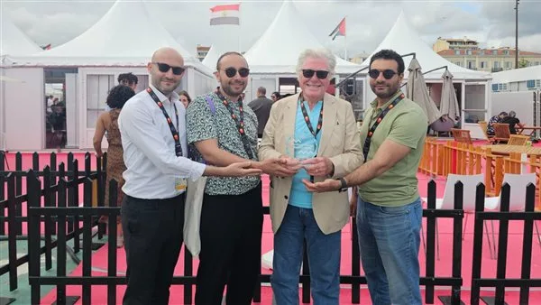 جناح مهرجان القاهرة يُتوّج بجائزة أفضل جناح في سوق مهرجان كان السينمائي. جناح مهرجان القاهرة يُتوّج بجائزة أفضل جناح في سوق مهرجان كان السينمائي.