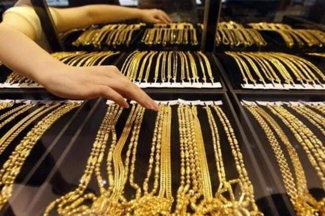 سعر الذهب في سوق المجوهرات حالياً.. عيار 21 يبلغ 4700 جنيه سعر الذهب في سوق المجوهرات حالياً.. عيار 21 يبلغ 4700 جنيه