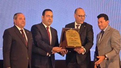 وزير العمل: الرئيس السيسي منحنا كرامة، وهذا أمر نعتز به في كل أنحاء العالم. وزير العمل: الرئيس السيسي منحنا كرامة، وهذا أمر نعتز به في كل أنحاء العالم.