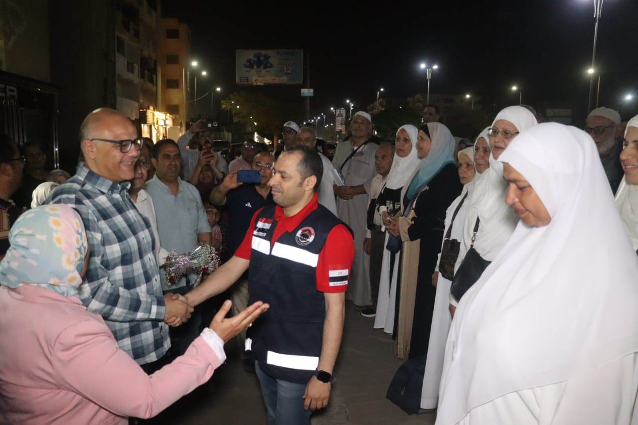 المحافظ يودع الحجاج