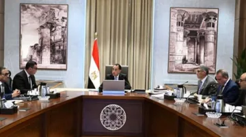 رئيس الوزراء يراقب تقدم تطوير منطقة مطار إمبابة وحي عزيز عزت
