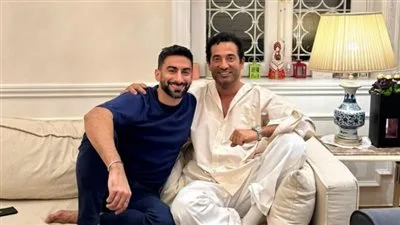 بالصور.. الإعلامي أنس بوخش يصل إلى القاهرة ويزور عمرو سعد في بيته بالصور.. الإعلامي أنس بوخش يصل إلى القاهرة ويزور عمرو سعد في بيته