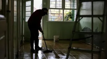 مشروع قانون العمالة المنزلية: رئيس الهيئة البرلمانية للحزب المصري الديمقراطي يستعرض الفئات المستهدفة.