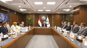 البترول: دور بارز لشركة “PAS” في نقل الموظفين إلى مواقع البحث والاستكشاف وإنتاج النفط والغاز