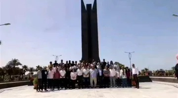 طلاب كلية العلوم الإنسانية في جامعة حلوان الأهلية يقومون بزيارة ميدانية علمية إلى محافظة السويس.