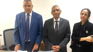 وزارة السياحة والآثار تستلم القطع الأثرية من وزارة الخارجية والهجرة وتودعها في المتحف المصري بالتحرير.