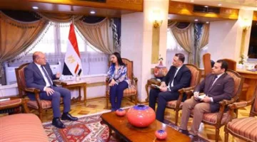 وزيرة التضامن الاجتماعي تجتمع برئيس جامعة سوهاج لتطوير آفاق التعاون المشترك