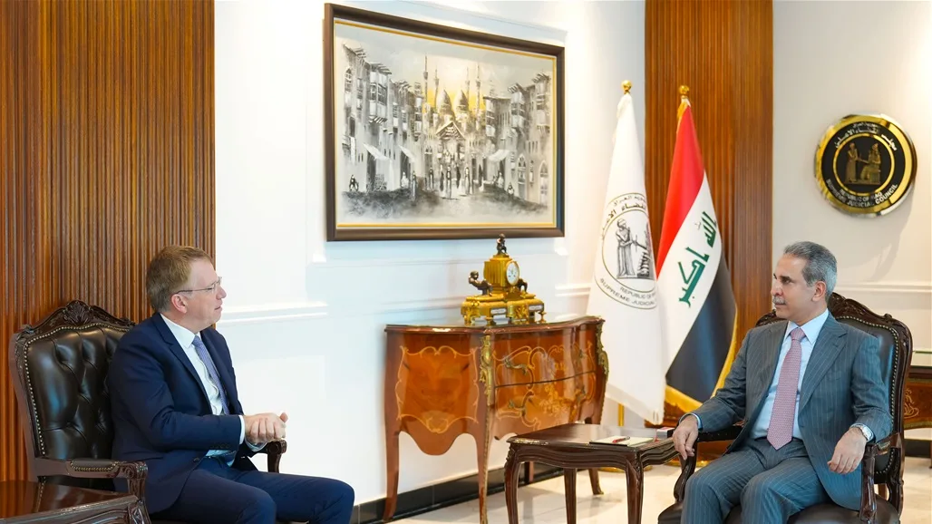 زيدان والدبلوماسي الفرنسي يجتمعان لمناقشة عدة قضايا زيدان والدبلوماسي الفرنسي يجتمعان لمناقشة عدة قضايا