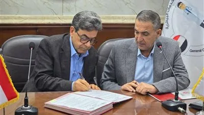 «الخدمات البيطرية» توقّع اتفاقية شراكة مع الأطباء البيطريين لتعزيز المهارات وتطوير الثروة الحيوانية. «الخدمات البيطرية» توقّع اتفاقية شراكة مع الأطباء البيطريين لتعزيز المهارات وتطوير الثروة الحيوانية.
