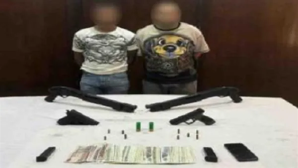 الأمن في القاهرة يعتقل اثنين من أبرز تجار السلاح في منطقة المرج الأمن في القاهرة يعتقل اثنين من أبرز تجار السلاح في منطقة المرج