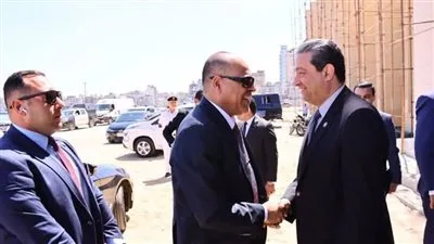 محافظ دمياط يستقبل وزير العمل في بداية زيارته للمحافظة لمناقشة خطة توفير فرص تدريب مجانية لتأهيل الشباب في سوق العمل. محافظ دمياط يستقبل وزير العمل في بداية زيارته للمحافظة لمناقشة خطة توفير فرص تدريب مجانية لتأهيل الشباب في سوق العمل.