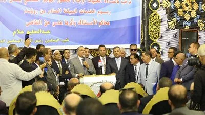 لليوم الثاني: المحامون يستمرون في الإضراب أمام محكمة الجنايات احتجاجاً على الرسوم القضائية لليوم الثاني: المحامون يستمرون في الإضراب أمام محكمة الجنايات احتجاجاً على الرسوم القضائية
