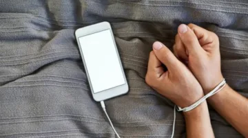 بين الضغط والحرية.. ماذا سيحدث إذا تخلىّنا عن الهاتف لمدة شهر كامل؟