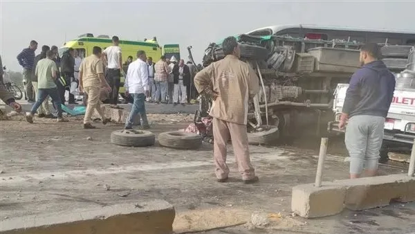 بالأسماء: وفاة سائق وإصابة مرافقه في حادث انقلاب سيارة نقل بالمنيا بالأسماء: وفاة سائق وإصابة مرافقه في حادث انقلاب سيارة نقل بالمنيا