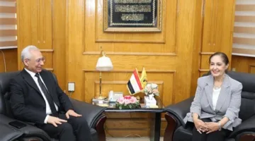 رئيس جامعة المنيا يرحب بالسفيرة نائلة جبر، رئيسة اللجنة الوطنية التنسيقية